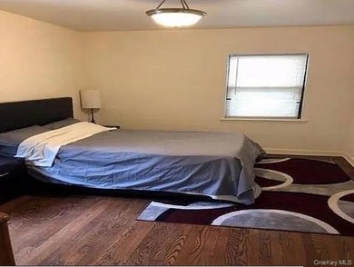 Fantastic 1-bedroom, 1-bath apartment ideally located in - photo 2