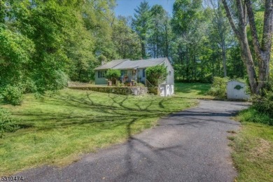 Paulinskill Lake Home For Sale in Stillwater Twp. New Jersey