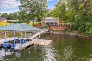 Smith Lake (Main Channel)-3BR/2BA right on the lake. Just step - Lake Home For Sale in Jasper, Alabama