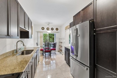 Welcome to 33 Greentree Court, a beautifully appointed - photo 11