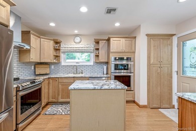 Welcome to 276 Parkway Drive in the Peconic River Park community - photo 13