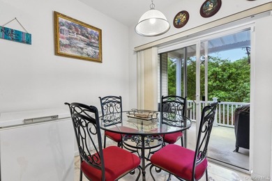 Welcome to 33 Greentree Court, a beautifully appointed - photo 13