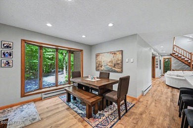 Turnkey and fully furnished, this beautifully updated 4-bedroom - photo 17