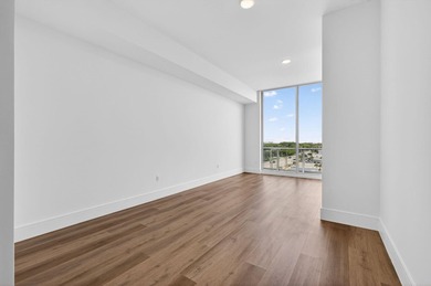 Welcome to Nautilus 220, where brand-new waterfront luxury meets - photo 17