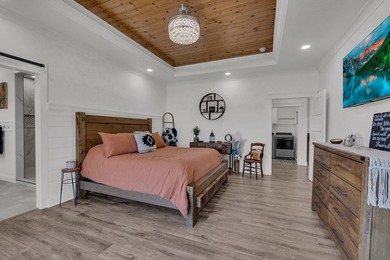 Classy, luxurious comfort with panoramic views of Dale Hollow - photo 18