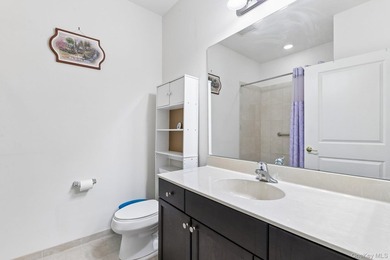 Welcome to 33 Greentree Court, a beautifully appointed - photo 22