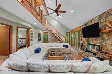 Turnkey and fully furnished, this beautifully updated 4-bedroom - photo 23