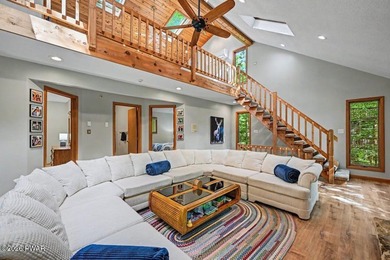 Turnkey and fully furnished, this beautifully updated 4-bedroom - photo 24