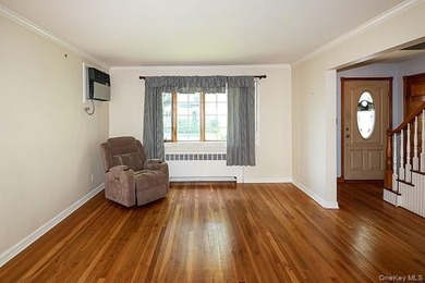 Welcome Home! This beautifully maintained Cape is truly move-in - photo 5