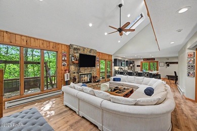 Turnkey and fully furnished, this beautifully updated 4-bedroom - photo 25