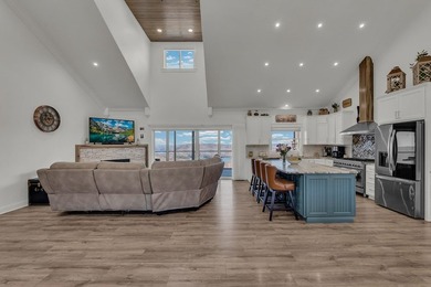 Classy, luxurious comfort with panoramic views of Dale Hollow - photo 35