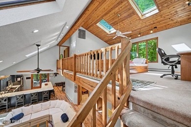Turnkey and fully furnished, this beautifully updated 4-bedroom - photo 38