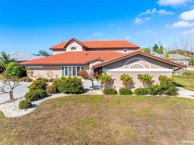 One or more photo(s) has been virtually staged. Rare 5BR/4BA, 3 - photo 9