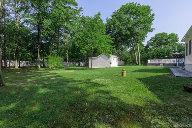 Welcome to 276 Parkway Drive in the Peconic River Park community - photo 39