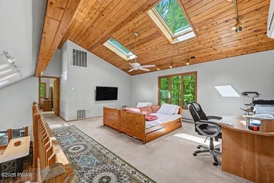 Turnkey and fully furnished, this beautifully updated 4-bedroom - photo 39