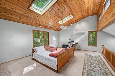 Turnkey and fully furnished, this beautifully updated 4-bedroom - photo 42