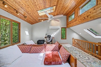 Turnkey and fully furnished, this beautifully updated 4-bedroom - photo 46