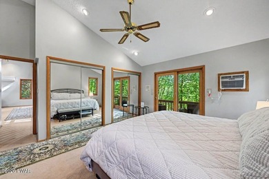 Turnkey and fully furnished, this beautifully updated 4-bedroom - photo 48