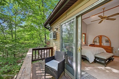 Turnkey and fully furnished, this beautifully updated 4-bedroom - photo 50