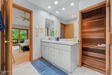 Turnkey and fully furnished, this beautifully updated 4-bedroom - photo 52