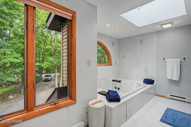 Turnkey and fully furnished, this beautifully updated 4-bedroom - photo 53