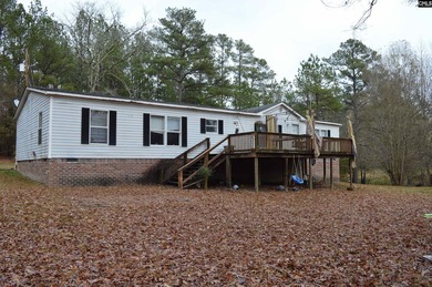 On lake Wateree, 3 bed 2 bath manufactured home on a .85-acre SOL - photo 4