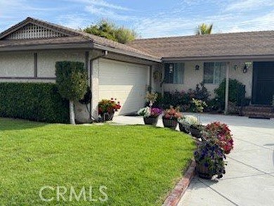 Welcome to this 3-bedroom, 2-bath home with a versatile and - photo 2