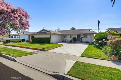 Welcome to this 3-bedroom, 2-bath home with a versatile and - photo 3