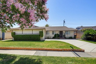 Welcome to this 3-bedroom, 2-bath home with a versatile and - photo 4