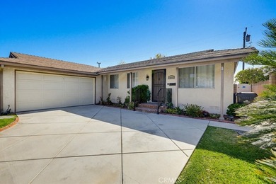 Welcome to this 3-bedroom, 2-bath home with a versatile and - photo 5