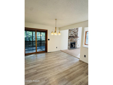 One of the largest homes in Hemlock Farms -- 3,625 sq ft across - photo 12