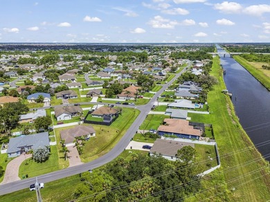 Welcome to this beautiful Port St. Lucie 4 bedrooms and 2 - photo 25
