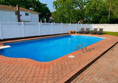 Welcome Home to your Move In Ready Expanded Cape in Massapequa - photo 32