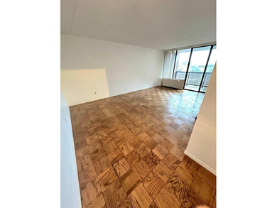 Full-service luxury meets unbeatable convenience! Welcome to