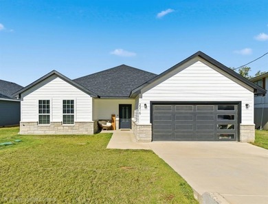 Lake Granbury Home For Sale in Granbury Texas