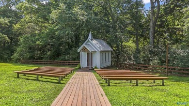 Turnkey wedding venue & income producing property on 20 acres in - photo 4