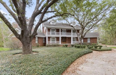 Beautiful Amazing home in Gautier. It has a NEW ROOF and New AC - photo 2