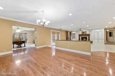 Beautiful Amazing home in Gautier. It has a NEW ROOF and New AC - photo 10