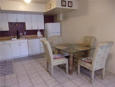Single bedroom, one shower Condominium, this first-floor unit in - photo 4