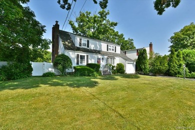 Welcome To 344 New York Ave. In Massapequa Park! This Beautiful - photo 2