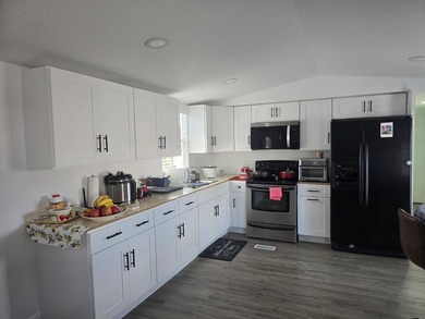 Big Reduction!!!.Motivated Seller!!Excellent opportunity to own - photo 3