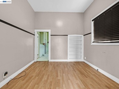 Spacious Duplex with Endless Possibilities! Unlock the potential - photo 15