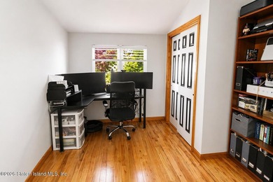 Commuters' delight, gorgeous renovated 3 bedrooms, 2-bathroom - photo 16