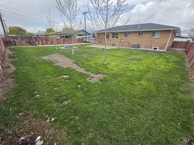 Located in an established low traffic area of Rupert, close to - photo 18