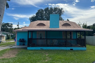 Caloosahatchee River Home Sale Pending in Fort Myers Florida