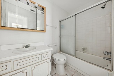 Welcome to this spacious 3 bed and 3 bath home with 2 ensuites - photo 14