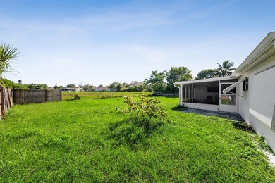 Welcome to this spacious 3 bed and 3 bath home with 2 ensuites - photo 16