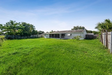 Welcome to this spacious 3 bed and 3 bath home with 2 ensuites - photo 17