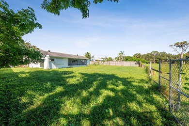 Welcome to this spacious 3 bed and 3 bath home with 2 ensuites - photo 18