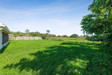 Welcome to this spacious 3 bed and 3 bath home with 2 ensuites - photo 19